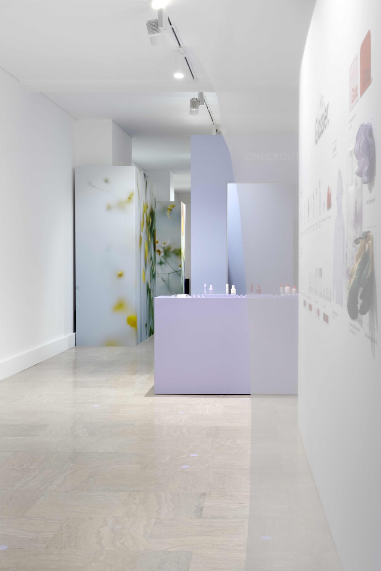 RANDOM_GLOSSIER_00044